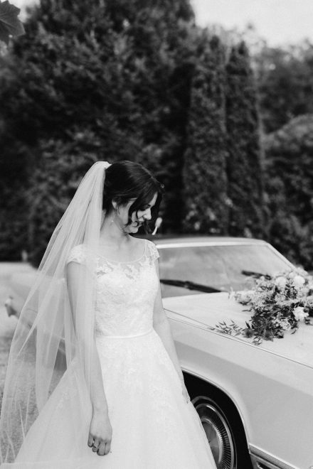 Bruiloft van Nadine en Hielke bij De Warrel in Westerbork en Hervormde Kerk Julianakapel in Oude Pekela – romantische trouwfoto’s, landelijke bruiloft, trouwen in Drenthe, sfeervolle trouwlocatie, kerkelijke ceremonie en liefdevolle momenten vastgelegd. foto: wilco de haan fotografie, trouwfotograaf, winschoten, groningen, nederland