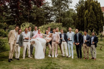 Bruiloft van Karlijn en Hylke bij Landgoed Winfried in Wapenveld – Kampen, romantische trouwfoto's, idyllische locatie, foto: wilco de haan fotografie, trouwfotograaf, winschoten, groningen, nederland