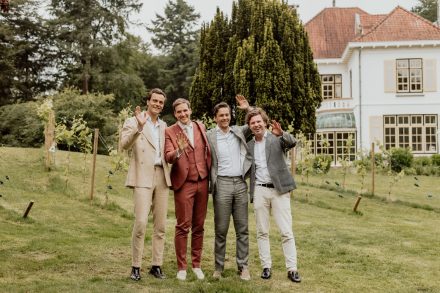 Bruiloft van Karlijn en Hylke bij Landgoed Winfried in Wapenveld – Kampen, romantische trouwfoto's, idyllische locatie, foto: wilco de haan fotografie, trouwfotograaf, winschoten, groningen, nederland