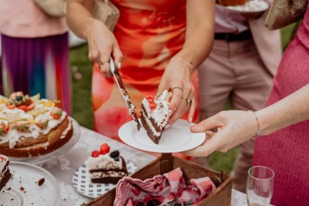 Bruiloft van Karlijn en Hylke bij Landgoed Winfried in Wapenveld – Kampen, romantische trouwfoto's, idyllische locatie, foto: wilco de haan fotografie, trouwfotograaf, winschoten, groningen, nederland