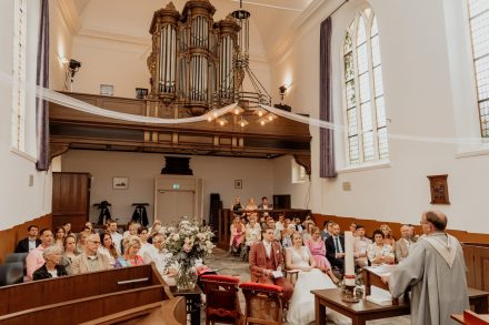 Bruiloft van Karlijn en Hylke bij Landgoed Winfried in Wapenveld – Kampen, romantische trouwfoto's, idyllische locatie, foto: wilco de haan fotografie, trouwfotograaf, winschoten, groningen, nederland