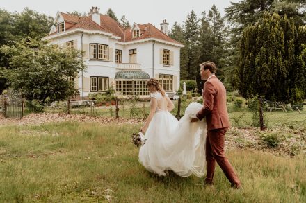 Bruiloft van Karlijn en Hylke bij Landgoed Winfried in Wapenveld – Kampen, romantische trouwfoto's, idyllische locatie, foto: wilco de haan fotografie, trouwfotograaf, winschoten, groningen, nederland