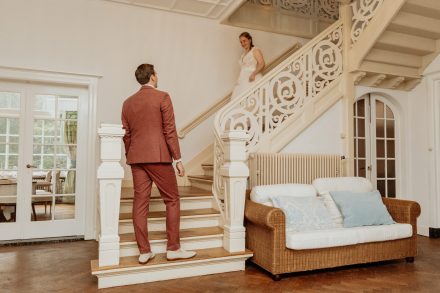 Bruiloft van Karlijn en Hylke bij Landgoed Winfried in Wapenveld – Kampen, romantische trouwfoto's, idyllische locatie, foto: wilco de haan fotografie, trouwfotograaf, winschoten, groningen, nederland