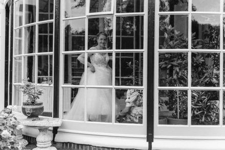 Bruiloft van Karlijn en Hylke bij Landgoed Winfried in Wapenveld – Kampen, romantische trouwfoto's, idyllische locatie, foto: wilco de haan fotografie, trouwfotograaf, winschoten, groningen, nederland