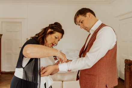 Bruiloft van Karlijn en Hylke bij Landgoed Winfried in Wapenveld – Kampen, romantische trouwfoto's, idyllische locatie, foto: wilco de haan fotografie, trouwfotograaf, winschoten, groningen, nederland